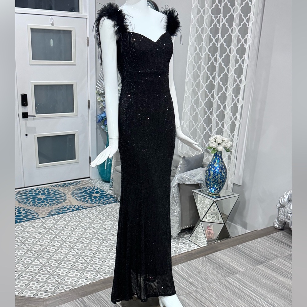 Clearance price 📣 new Black Evening Sequin Gown. - Picture 11 of 17